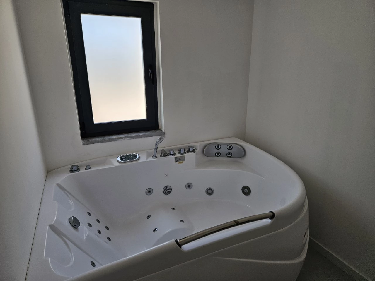 IDfccc8001-0000-0500-0000-000013957659.jpg Moradia com 4 quartos e piscina com vista para a Lagoa de Óbidos