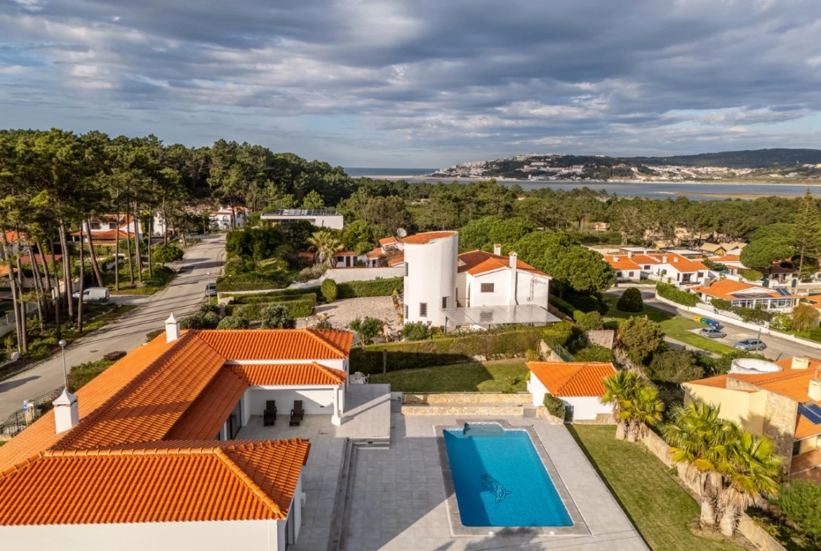 Moradia com 4 quartos e piscina com vista para a Lagoa de Óbidos