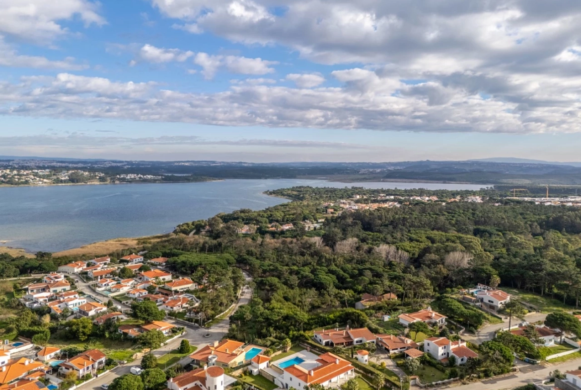 Moradia com 4 quartos e piscina com vista para a Lagoa de Óbidos