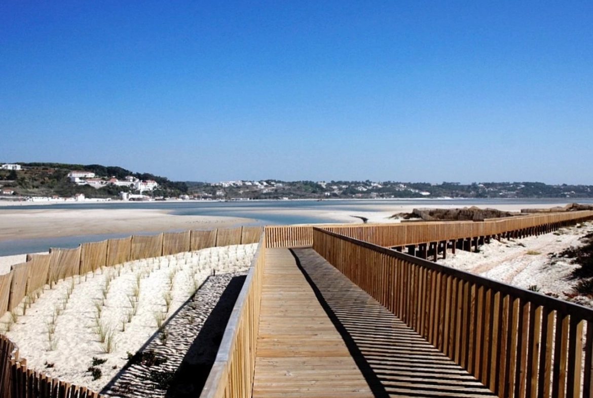 Moradia com 4 quartos e piscina com vista para a Lagoa de Óbidos