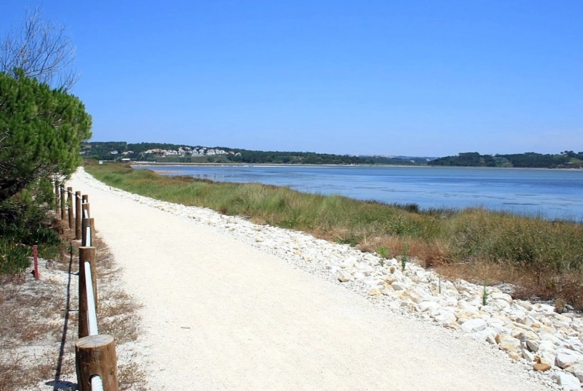 Moradia com 4 quartos e piscina com vista para a Lagoa de Óbidos