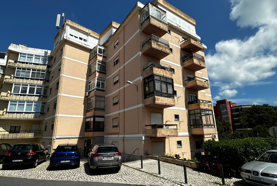 Monte Estoril, Avenida Piemonte, 251 – T1 com charme e luz natural no coração da sofisticação