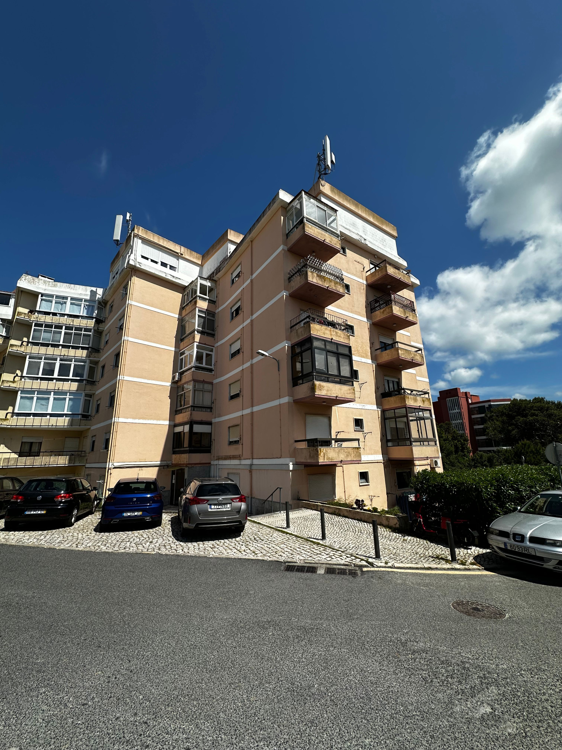 predio-2025-05-15 15.26.36-1.heic Monte Estoril, Avenida Piemonte, 251 – T1 com charme e luz natural no coração da sofisticação