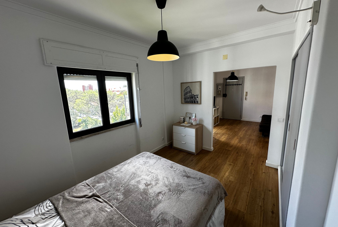 Monte Estoril, Avenida Piemonte, 251 – T1 com charme e luz natural no coração da sofisticação