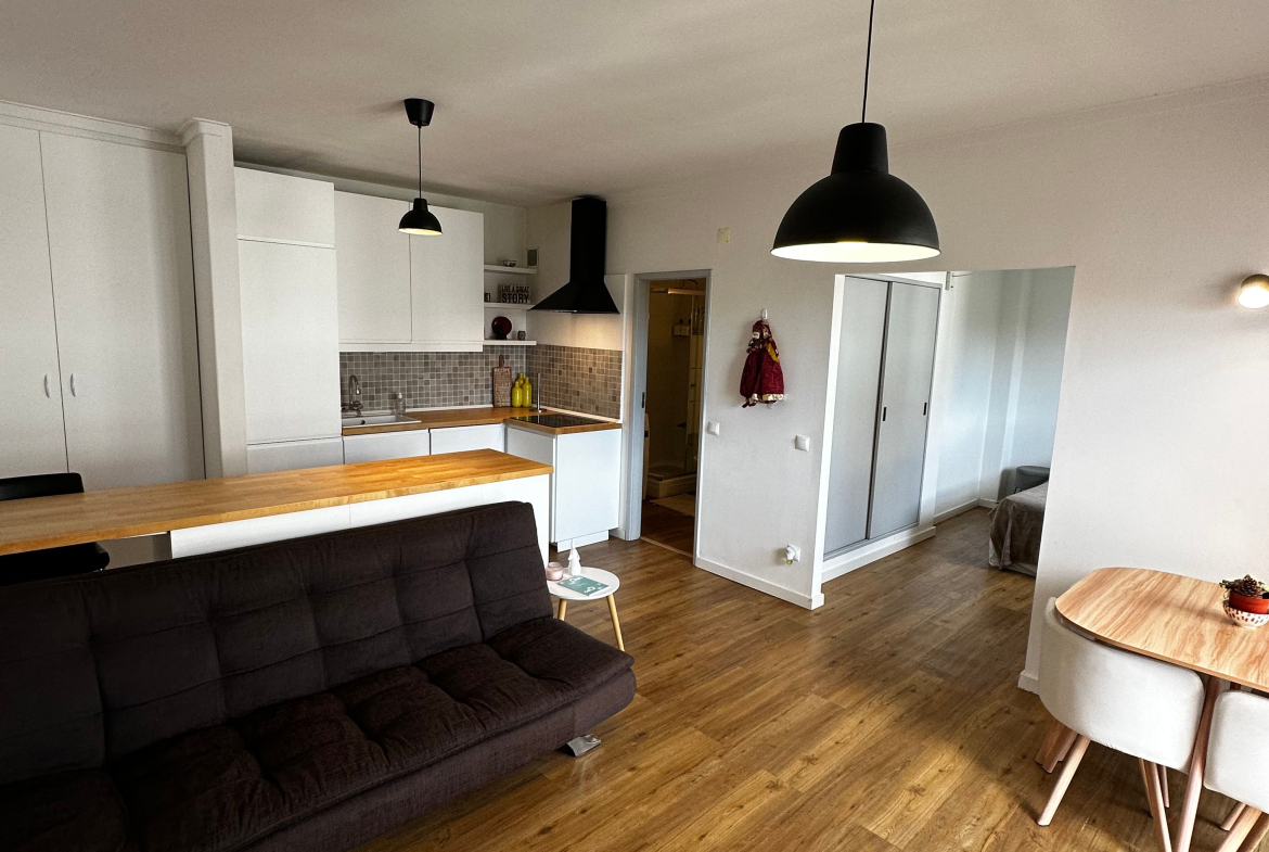 Monte Estoril, Avenida Piemonte, 251 – T1 com charme e luz natural no coração da sofisticação