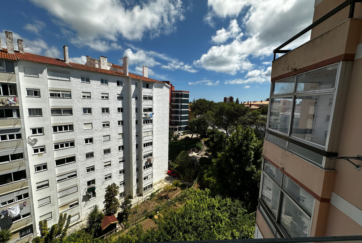 Monte Estoril, Avenida Piemonte, 251 – T1 com charme e luz natural no coração da sofisticação