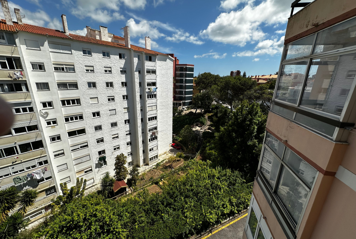 Monte Estoril, Avenida Piemonte, 251 – T1 com charme e luz natural no coração da sofisticação