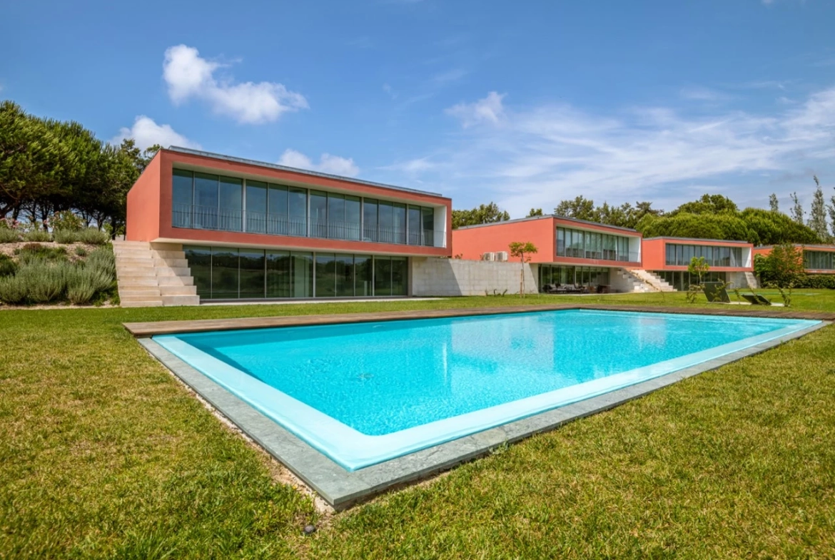 Moradia isolada com 4 quartos no Bom Sucesso Resort, jardim e piscina a 7 minutos da Lagoa de Óbidos e das praias do Oeste
