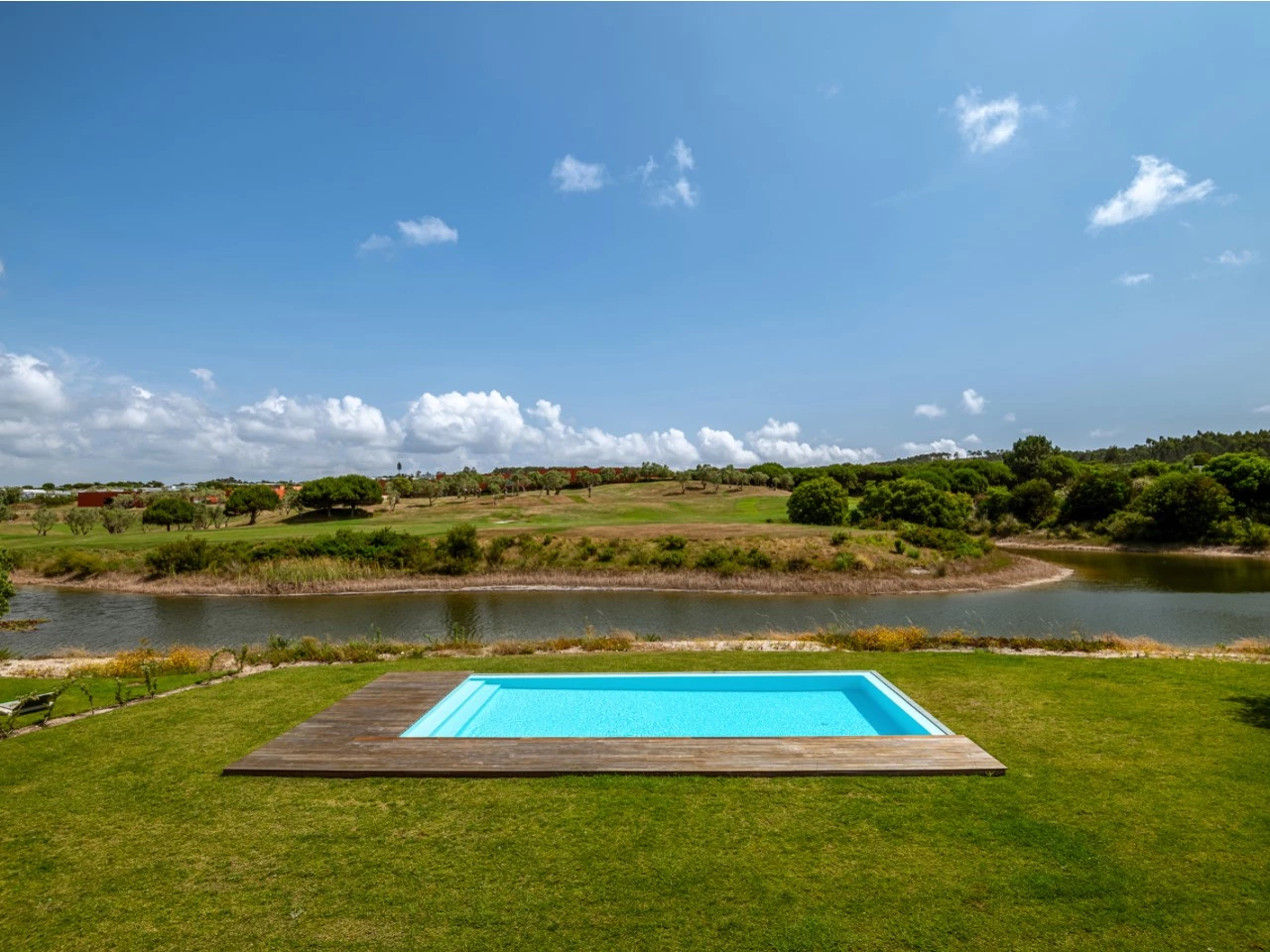 ID92117801-0000-0500-0000-000015f4467f.jpg Moradia isolada com 4 quartos no Bom Sucesso Resort, jardim e piscina a 7 minutos da Lagoa de Óbidos e das praias do Oeste