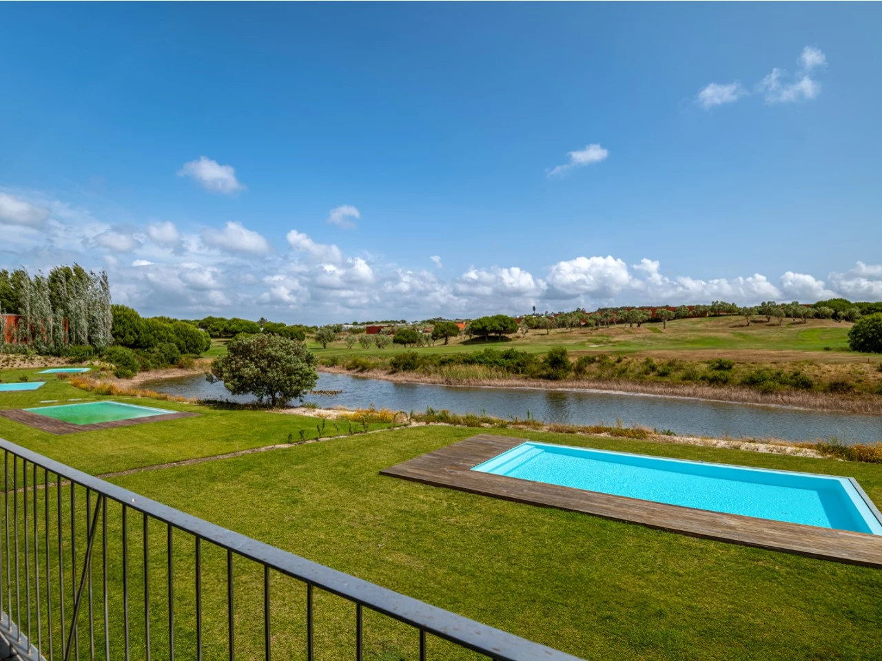 ID92117801-0000-0500-0000-000015f446af.jpg Moradia isolada com 4 quartos no Bom Sucesso Resort, jardim e piscina a 7 minutos da Lagoa de Óbidos e das praias do Oeste
