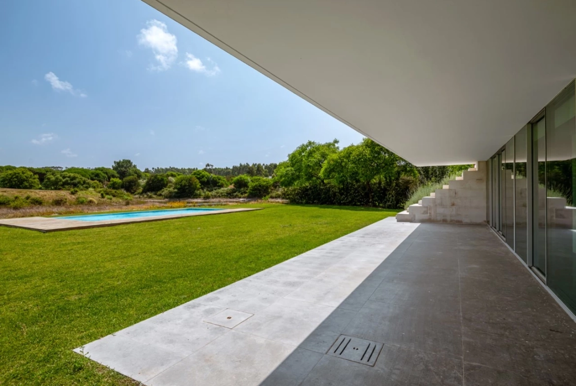 Moradia isolada com 4 quartos no Bom Sucesso Resort, jardim e piscina a 7 minutos da Lagoa de Óbidos e das praias do Oeste