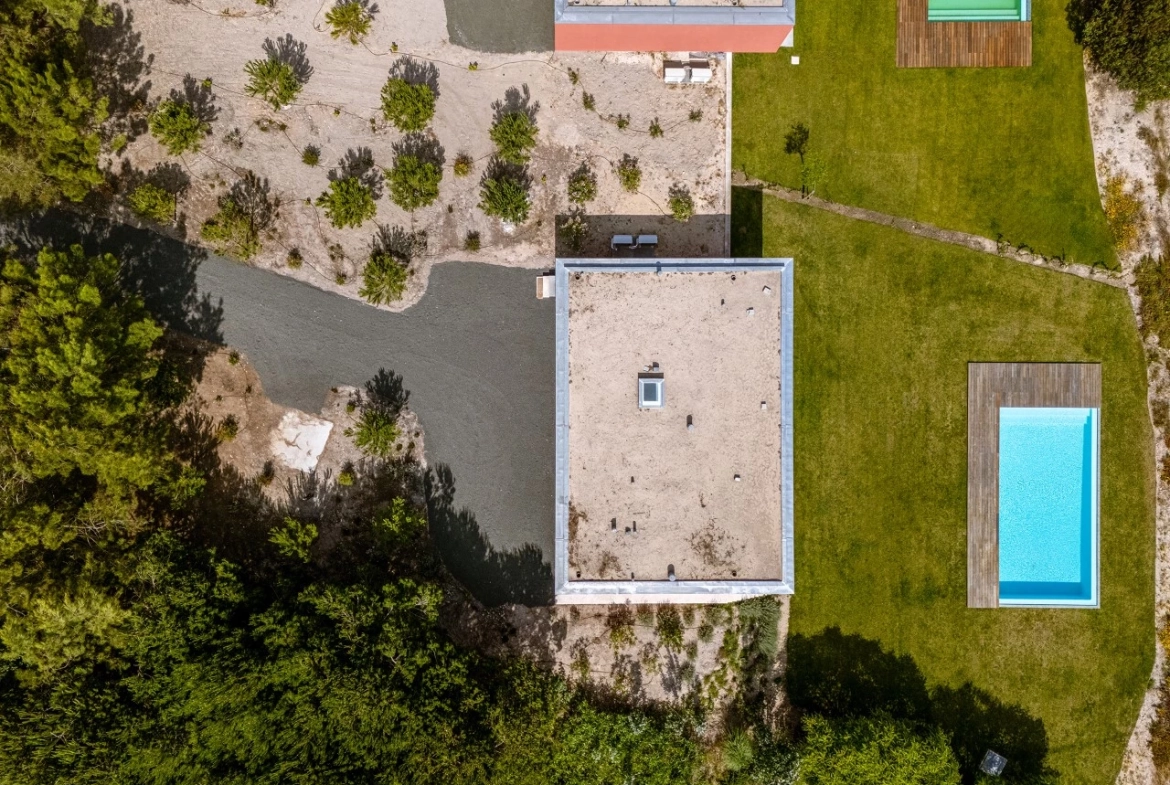 Moradia isolada com 4 quartos no Bom Sucesso Resort, jardim e piscina a 7 minutos da Lagoa de Óbidos e das praias do Oeste