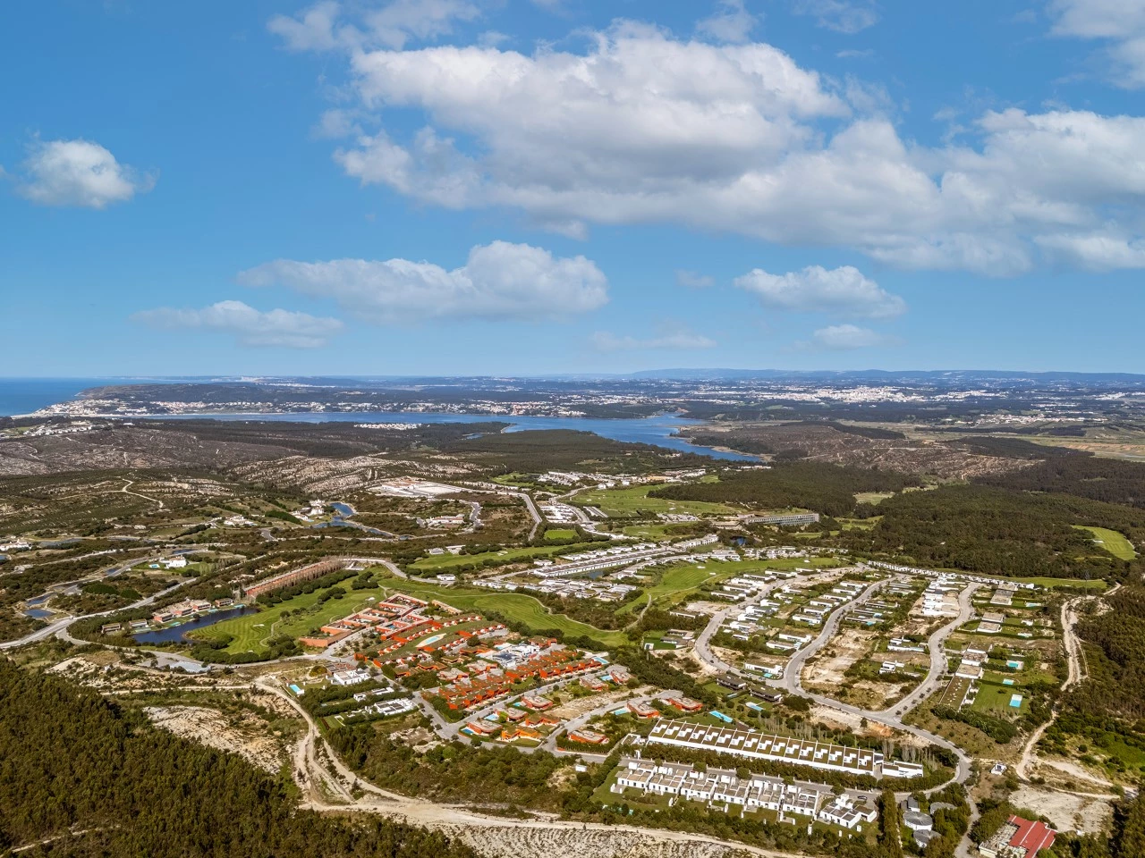 ID92117801-0000-0500-0000-000015f4471c.jpg Moradia isolada com 4 quartos no Bom Sucesso Resort, jardim e piscina a 7 minutos da Lagoa de Óbidos e das praias do Oeste