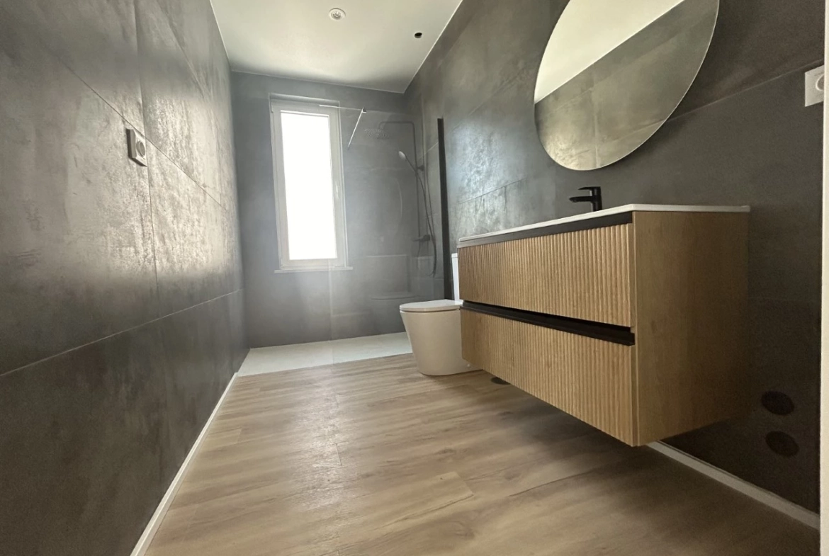 Magnifica moradia contemporânea em fase de acabamentos