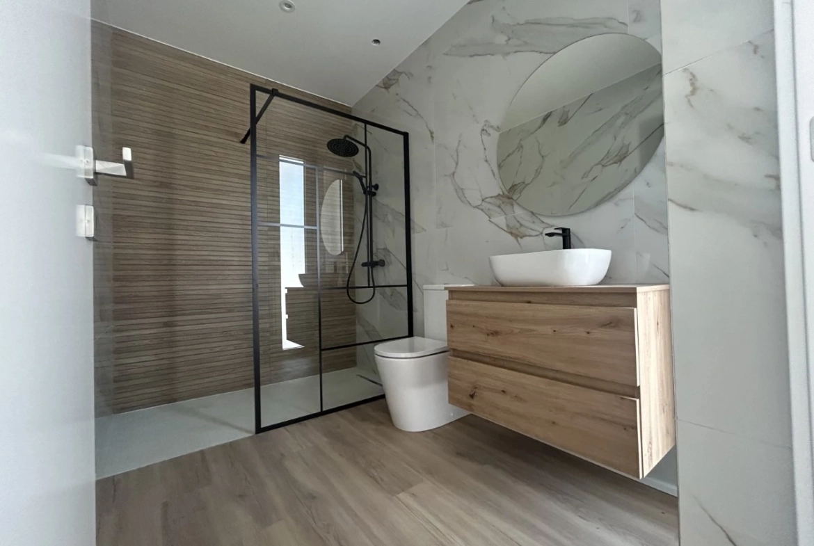 Magnifica moradia contemporânea em fase de acabamentos