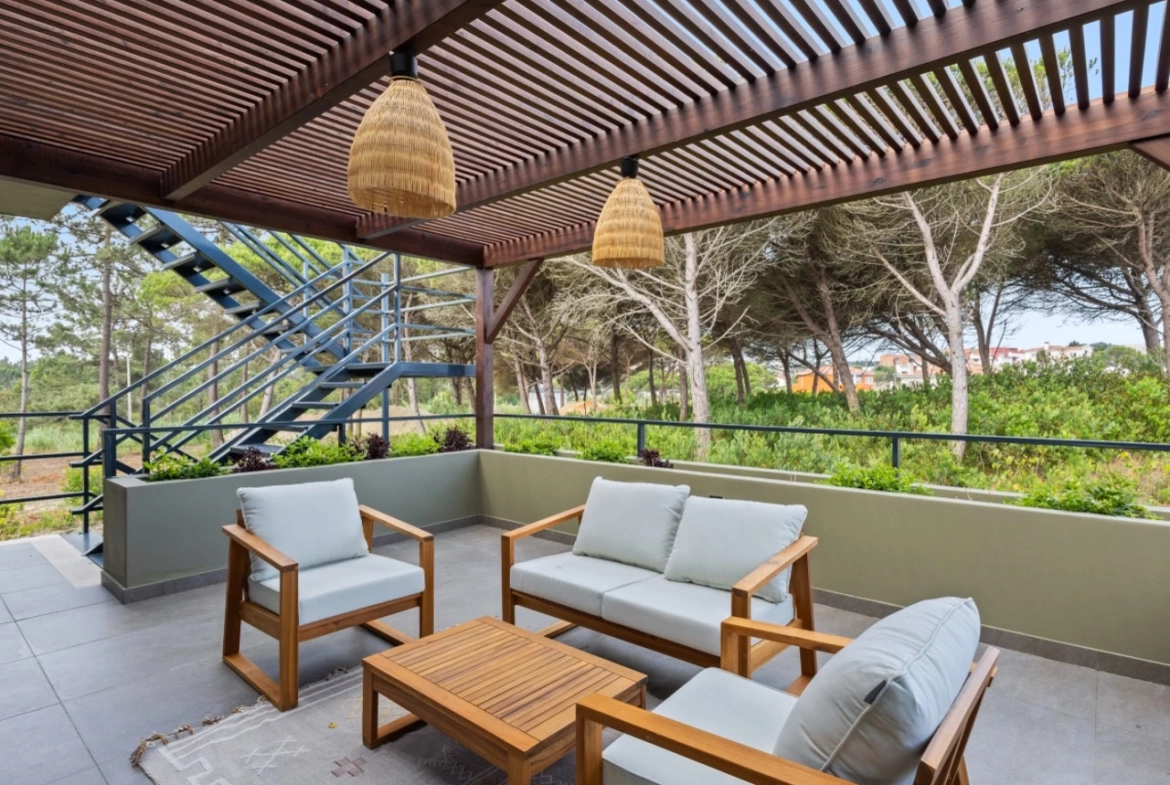 Moradia T3+1 junto à Lagoa de Óbidos e às praias de Peniche com vista deslumbrante