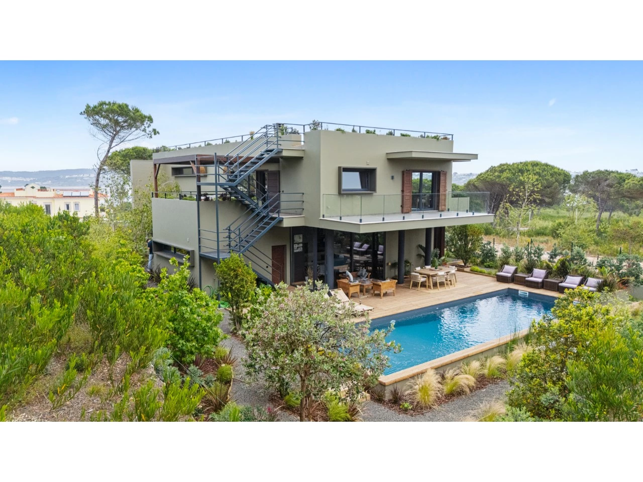 Moradia T3+1 junto à Lagoa de Óbidos e às praias de Peniche com vista deslumbrante