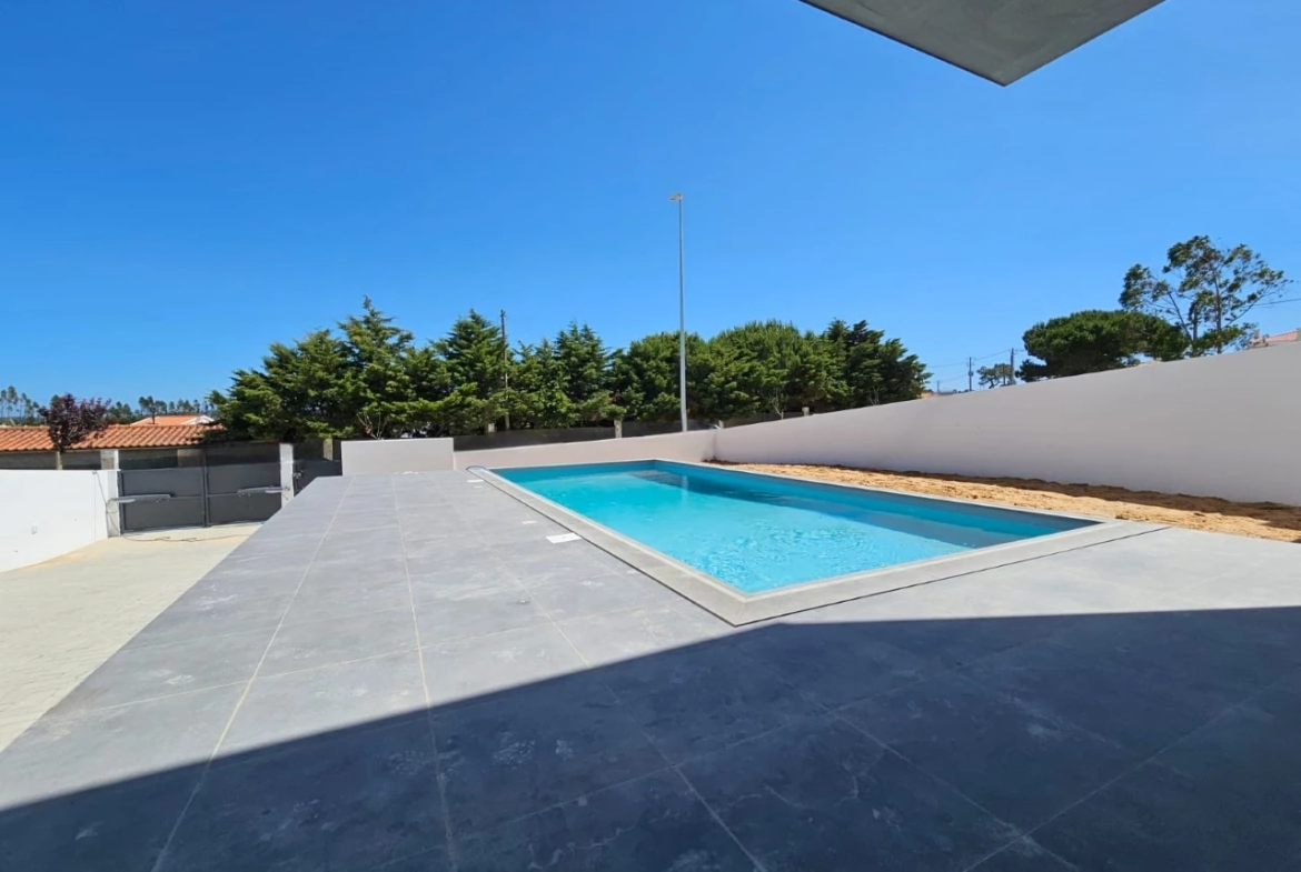MORADIAS T3 NOVAS COM PISCINA A 5 MINUTOS DAS CALDAS DA RAINHA E DE ÓBIDOS