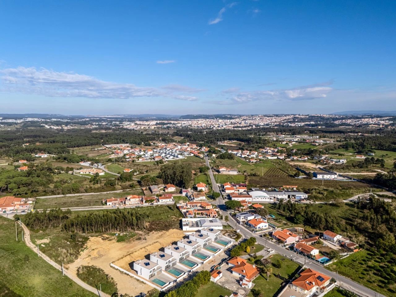 ID18ea5800-0000-0500-0000-0000141d7535.jpg MORADIAS T3 NOVAS COM PISCINA A 5 MINUTOS DAS CALDAS DA RAINHA E DE ÓBIDOS
