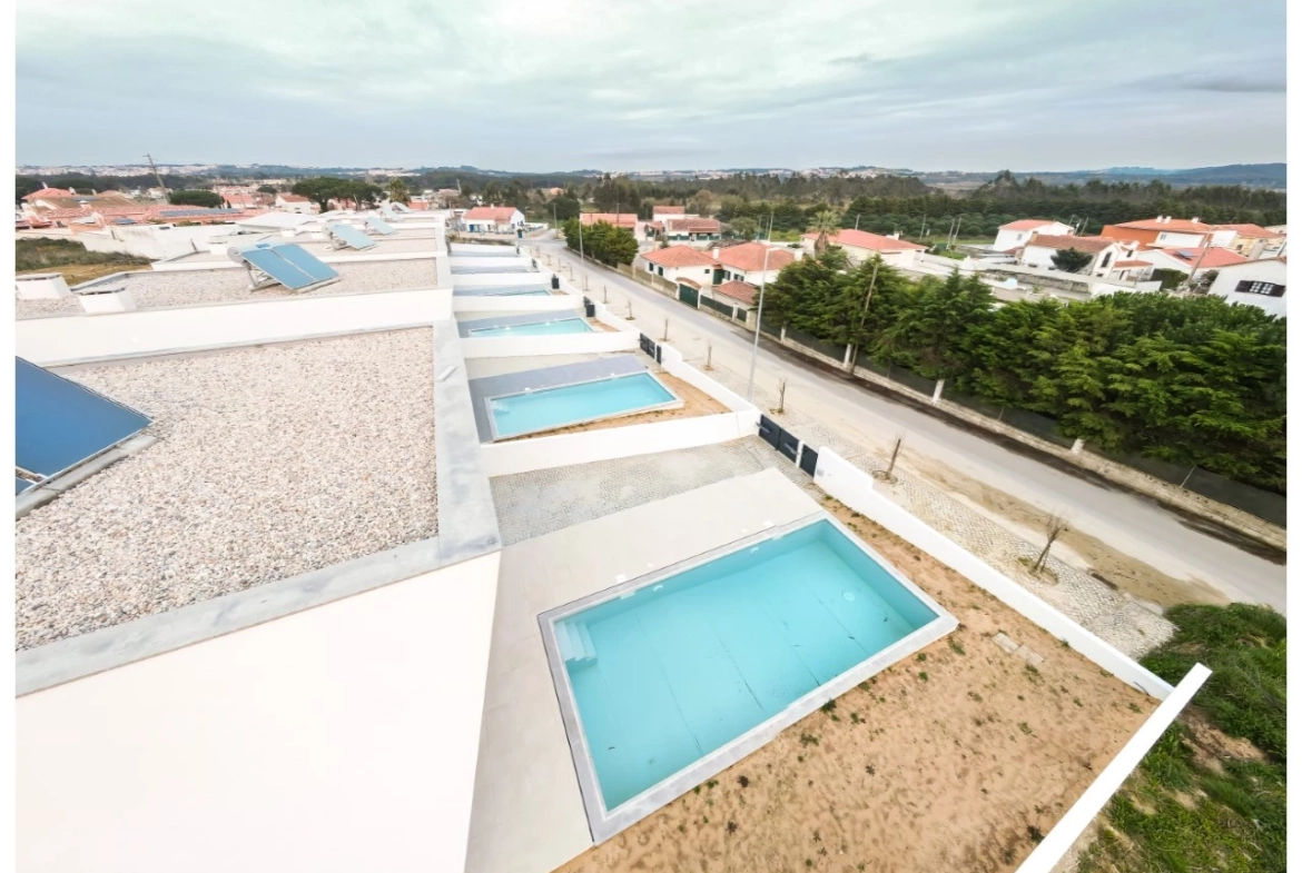 MORADIAS T3 NOVAS COM PISCINA A 5 MINUTOS DAS CALDAS DA RAINHA E DE ÓBIDOS