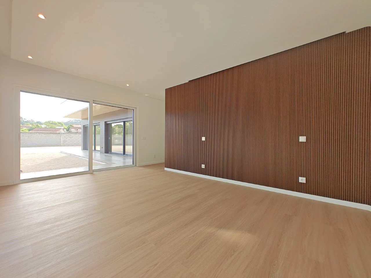 ID5c6da001-0000-0500-0000-000015f53e91.jpg Moradia rodeada pela natureza e com vista para a serra