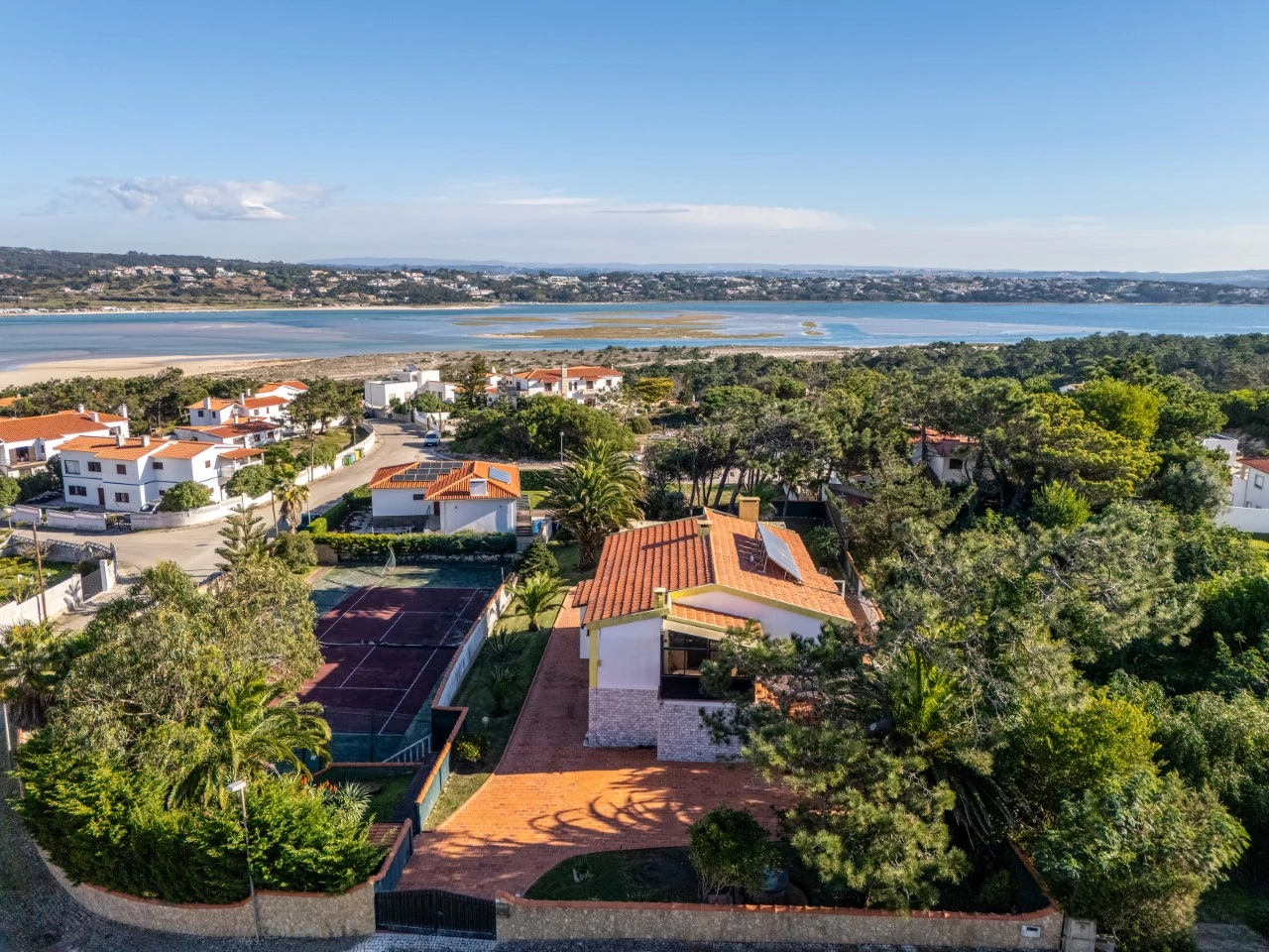 IDac3ca201-0000-0500-0000-0000161b3b8f.jpg Moradia com vistas soberbas para a Lagoa de Óbidos e o mar