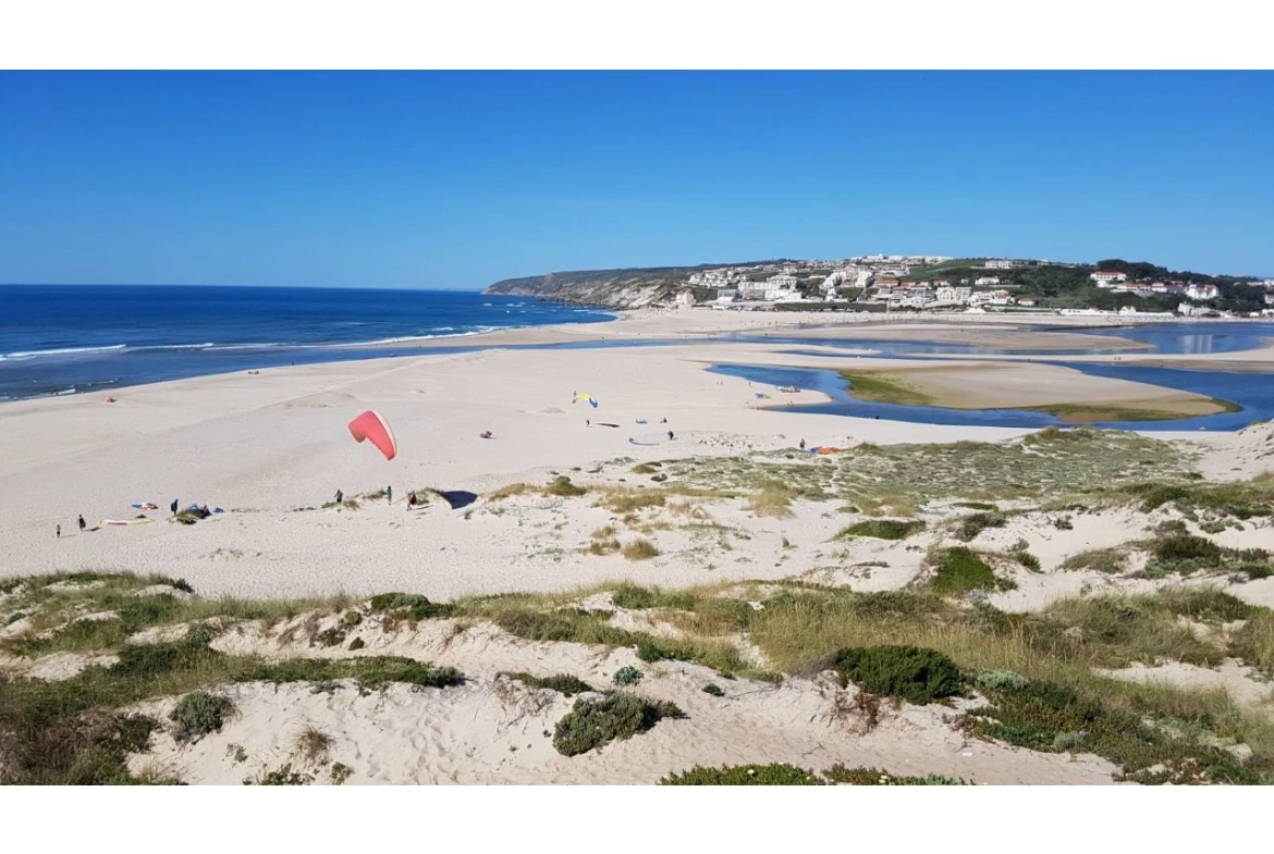 Moradia com vistas soberbas para a Lagoa de Óbidos e o mar