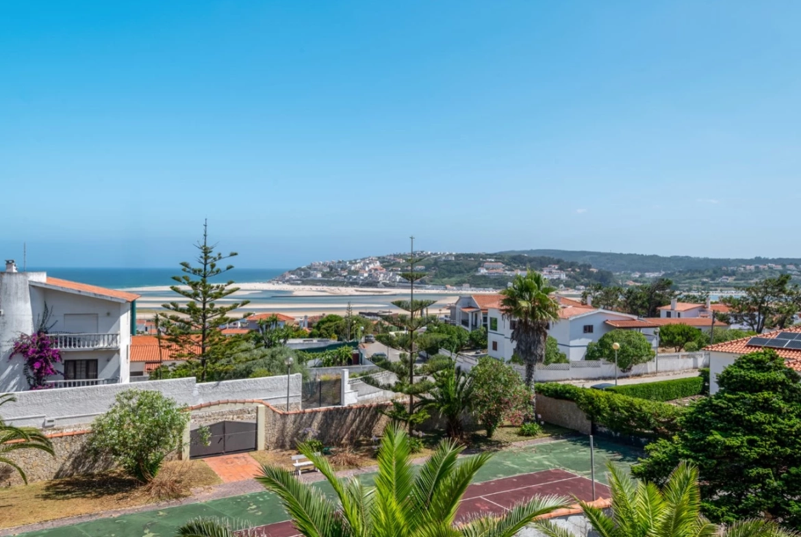 Moradia com vistas soberbas para a Lagoa de Óbidos e o mar