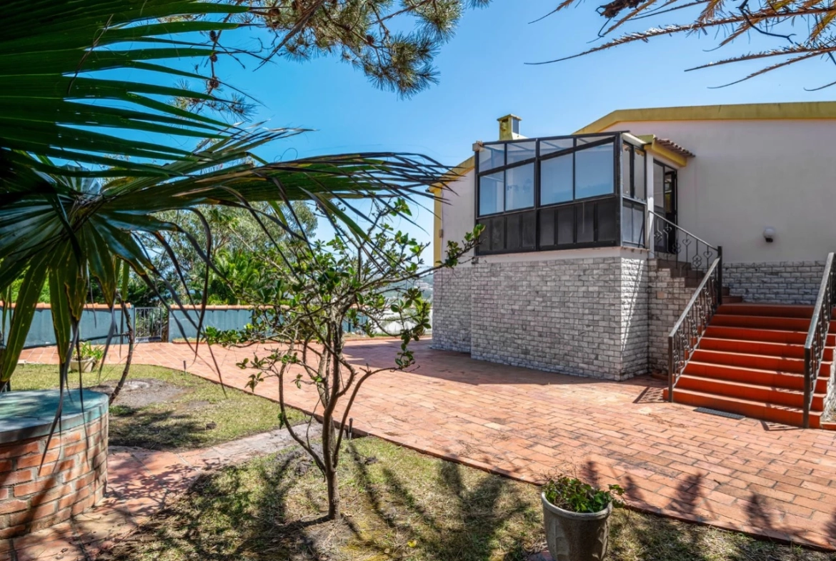 Moradia com vistas soberbas para a Lagoa de Óbidos e o mar