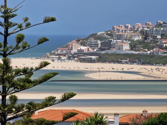 Moradia com vistas soberbas para a Lagoa de Óbidos e o mar