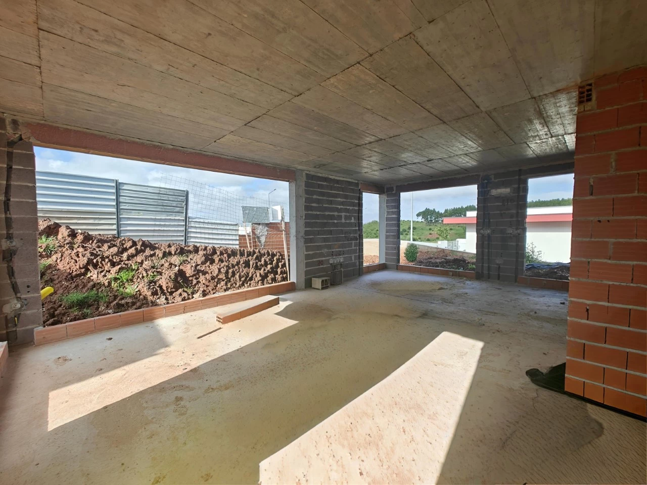 IDac809c01-0000-0500-0000-000015a79ea1.jpg Moradia nova com piscina em zona privilegiada