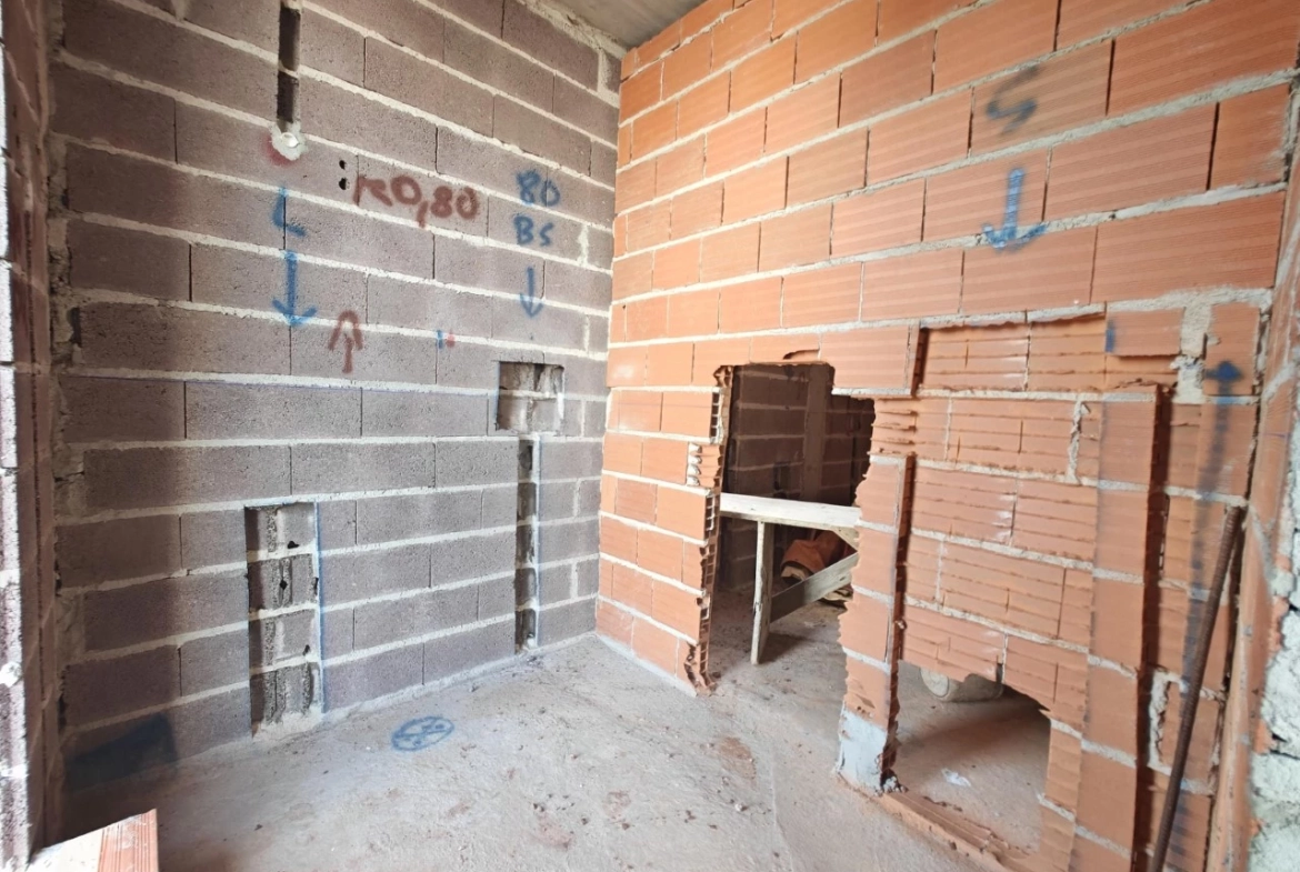Moradia nova com piscina em zona privilegiada