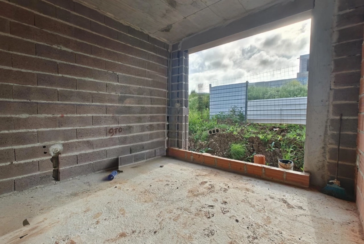 Moradia nova com piscina em zona privilegiada