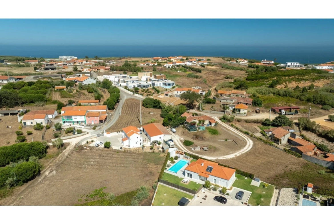 Magnífica moradia perto das praias, entre a Foz do Arelho e São Martinho do Porto