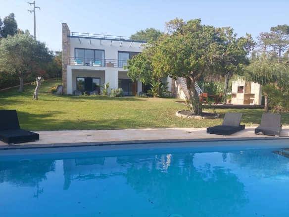 Moradia com piscina e vista sobre a Lagoa de Óbidos