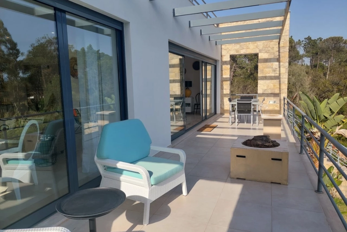 Moradia com piscina e vista sobre a Lagoa de Óbidos