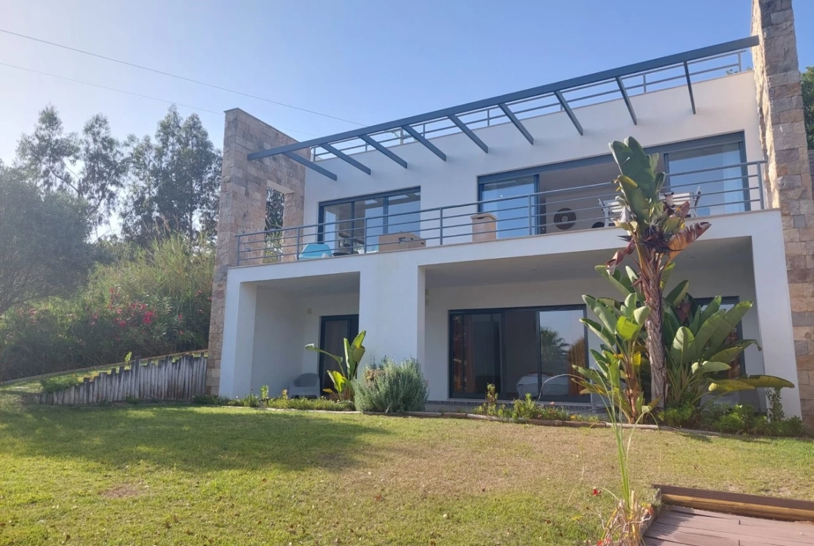 Moradia com piscina e vista sobre a Lagoa de Óbidos