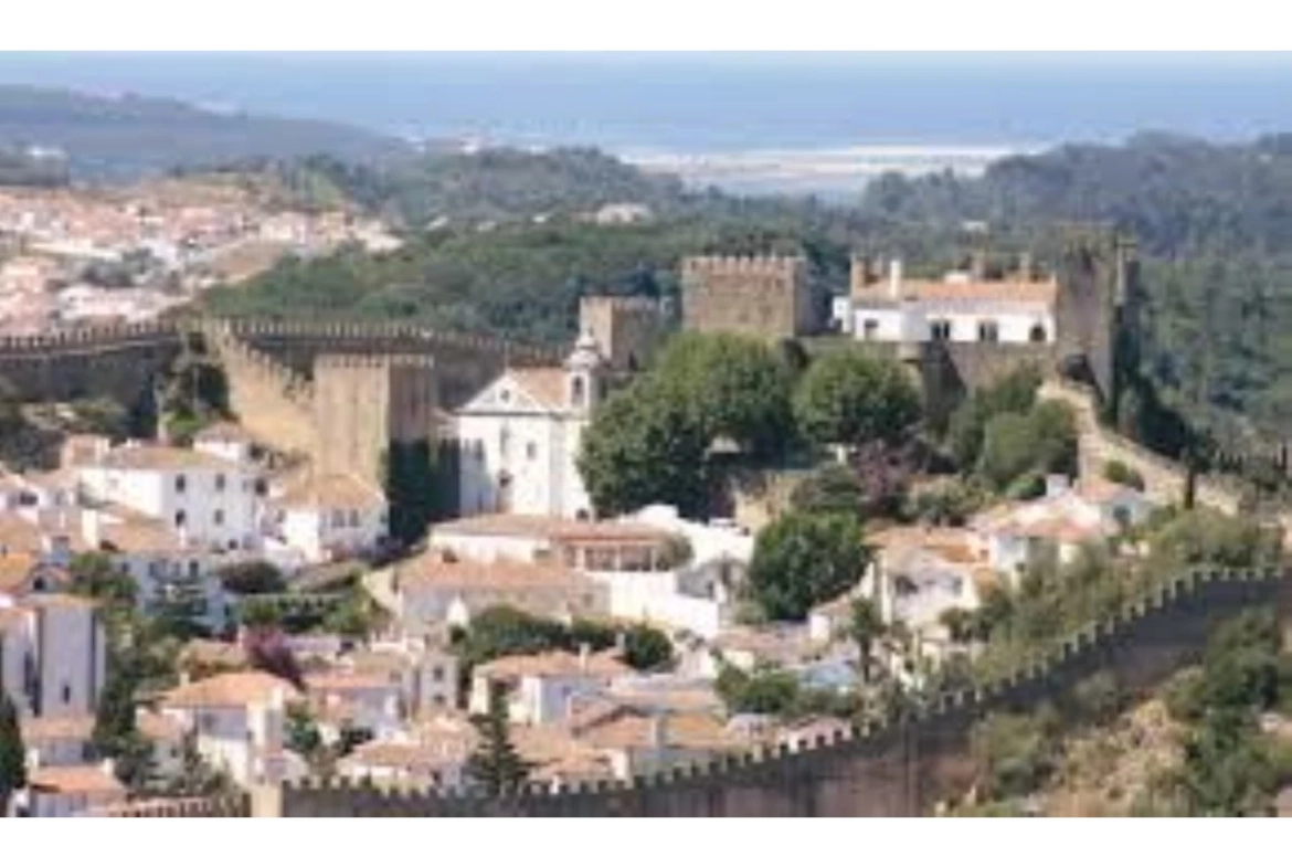 Moradia com piscina próxima de vários campos de golfe e da Lagoa de Óbidos