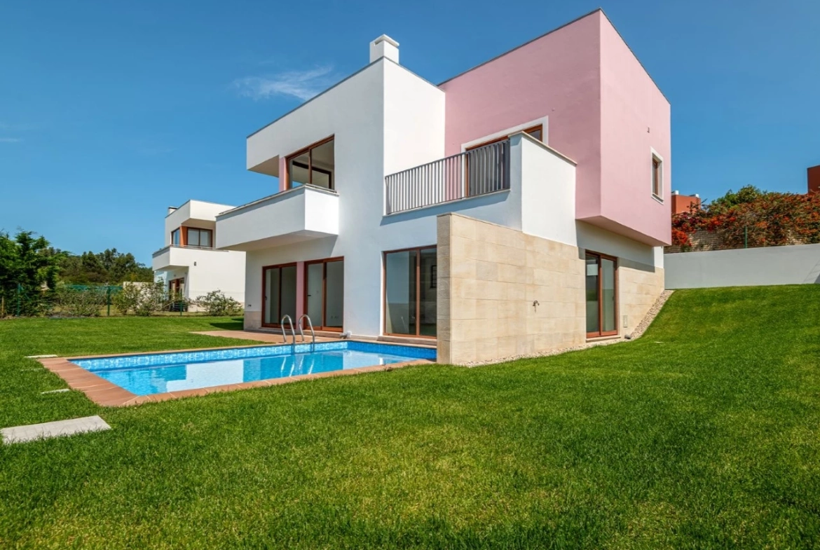 Moradia com piscina próxima de vários campos de golfe e da Lagoa de Óbidos