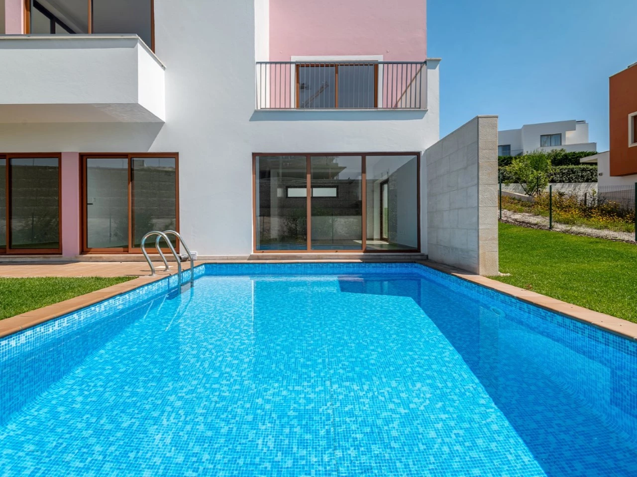 ID16039b01-0000-0500-0000-000015cf1ec6.jpg Moradia com piscina próxima de vários campos de golfe e da Lagoa de Óbidos