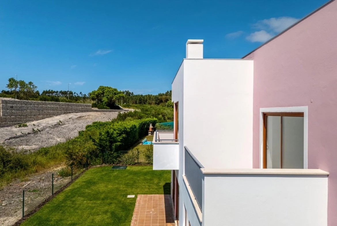 Moradia com piscina próxima de vários campos de golfe e da Lagoa de Óbidos