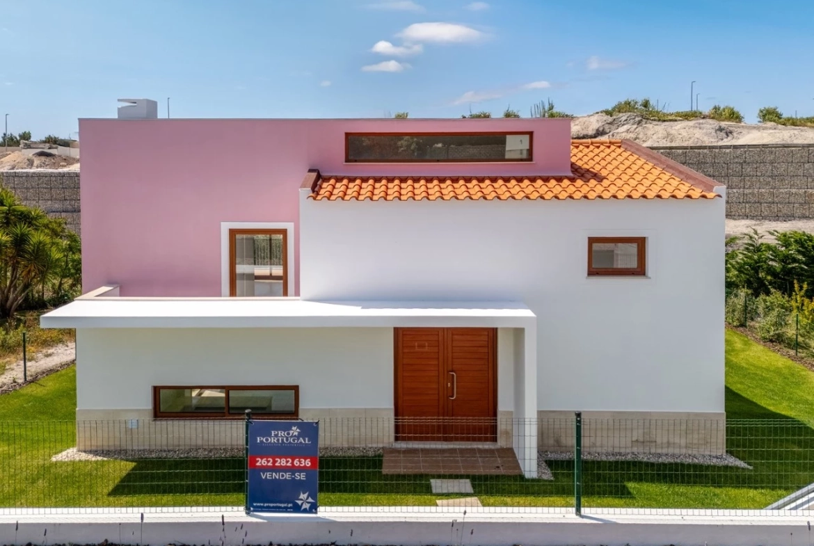 Moradia com piscina próxima de vários campos de golfe e da Lagoa de Óbidos