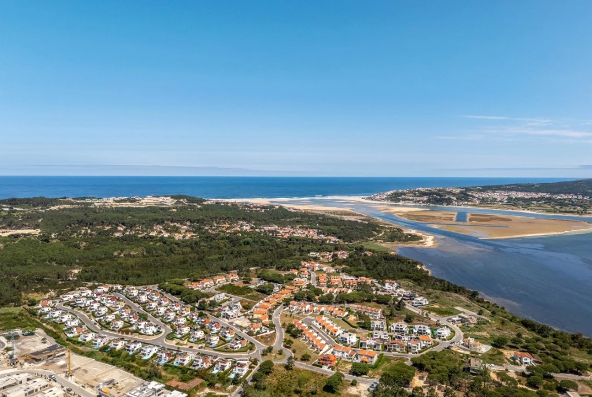 Moradia com piscina próxima de vários campos de golfe e da Lagoa de Óbidos