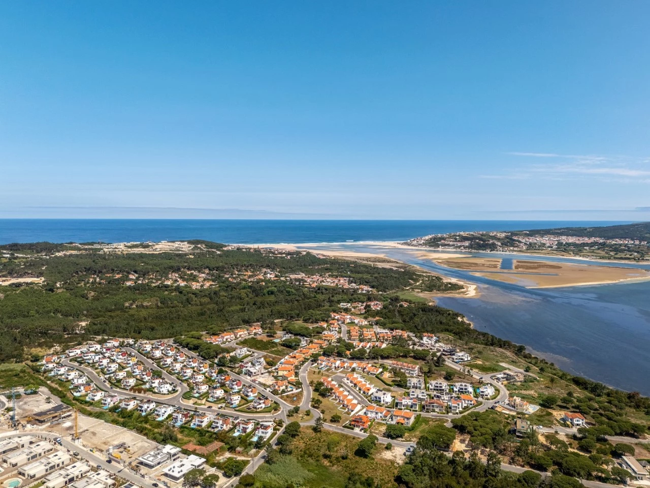 ID16039b01-0000-0500-0000-000015cf1ee1.jpg Moradia com piscina próxima de vários campos de golfe e da Lagoa de Óbidos