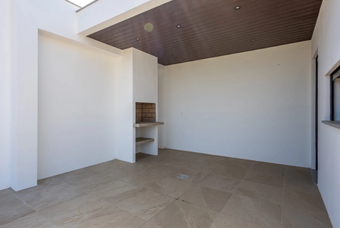 Moradia térrea com 3 quartos perto das praias
