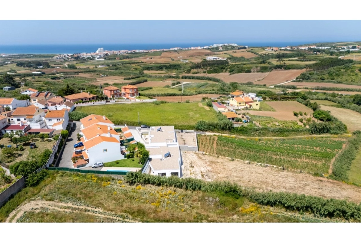 Moradia térrea com 3 quartos perto das praias