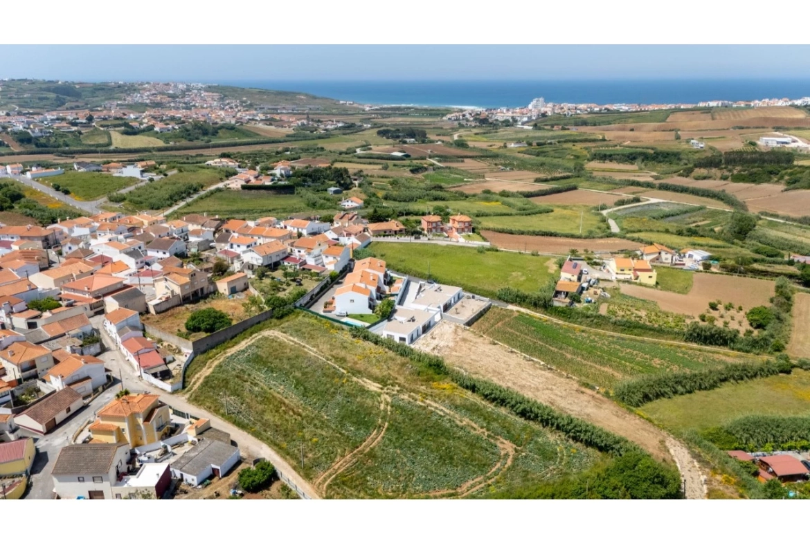Moradia térrea com 3 quartos perto das praias
