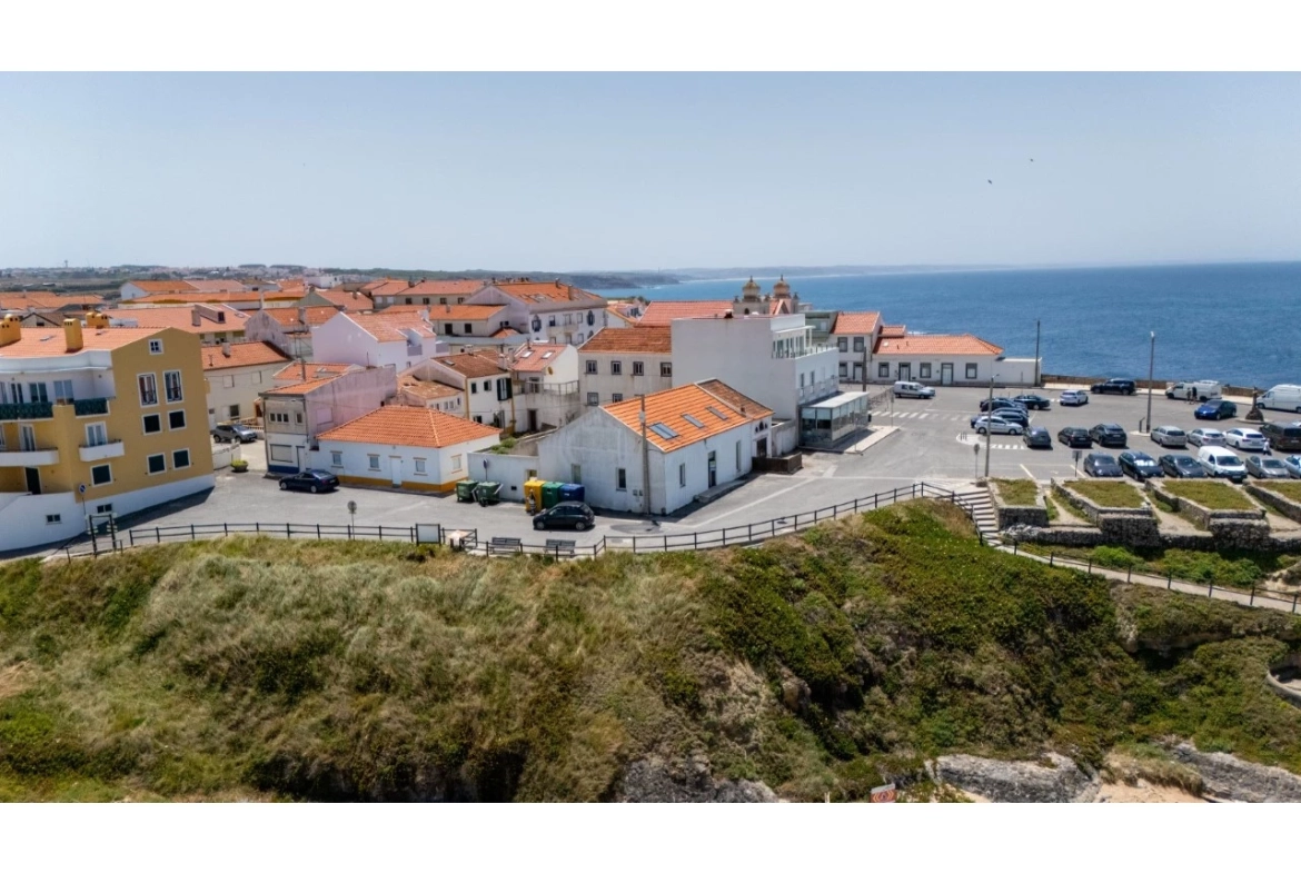 Oportunidade Única na Primeira Linha de Mar – Praia da Consolação