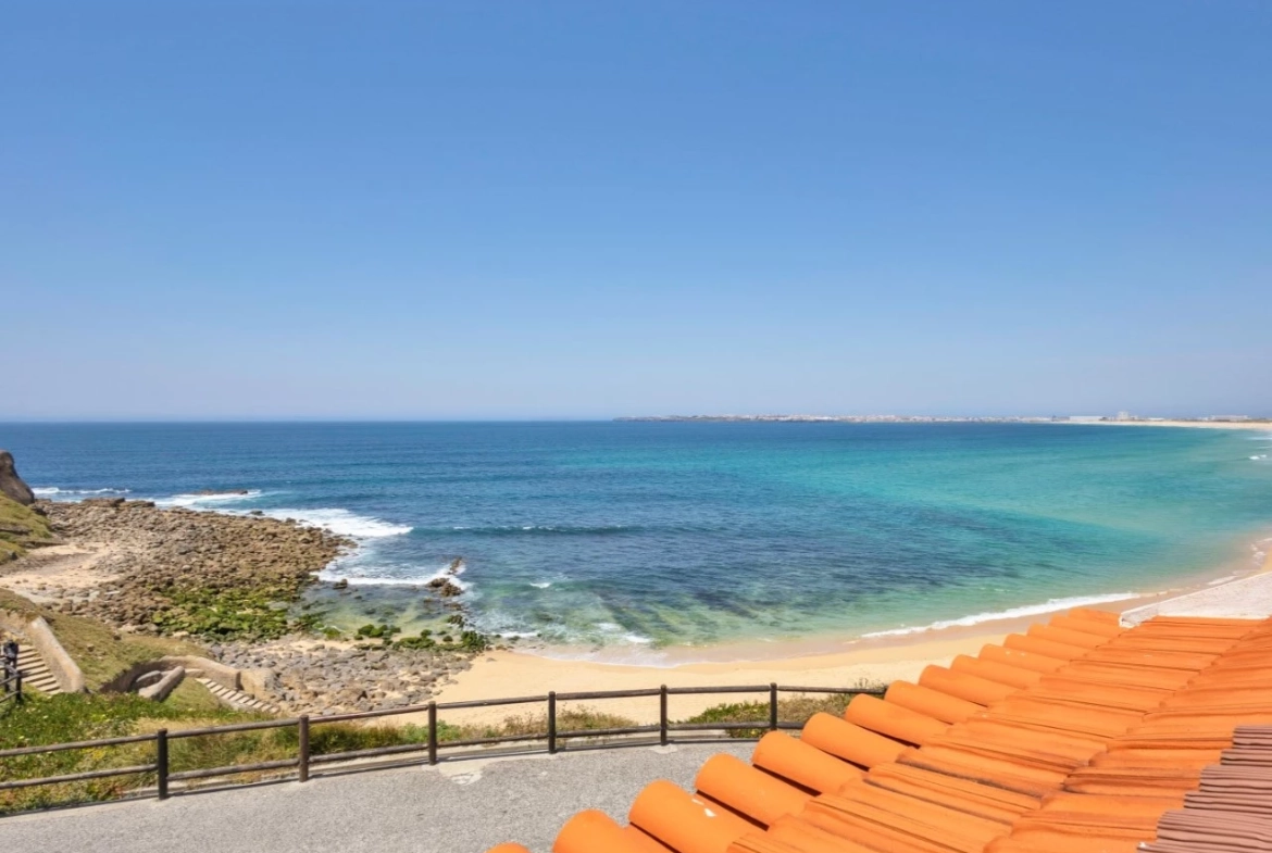 Oportunidade Única na Primeira Linha de Mar – Praia da Consolação