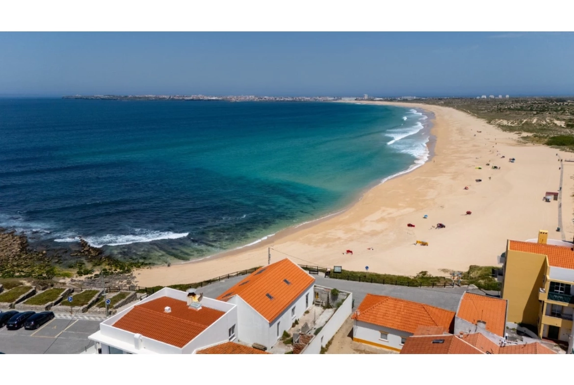 Oportunidade Única na Primeira Linha de Mar – Praia da Consolação